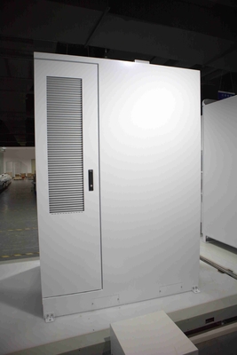 Système de stockage de l'énergie de la batterie industrielle de 120 KWH Protection IP55 pour l'intérieur et l'extérieur