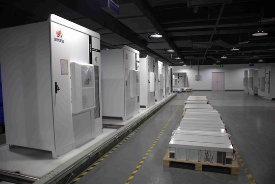 Système de stockage d'énergie à batterie industrielle à l'intérieur de 50 kW 107,52 kW - 125,44 kW