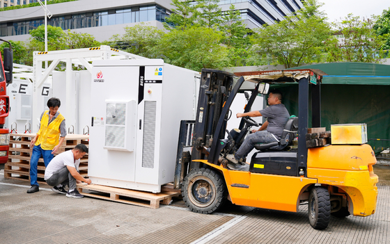 Réglage de courant alternatif tout en un haute tension LiFePO4 batterie 215KWh 197Kwh 179Kwh 107Kwh Certifié CEI pour l'industrie et le commerce