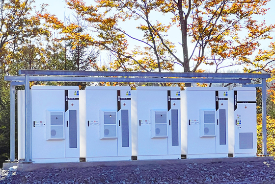 Système de stockage d'énergie à batterie extérieure tout en un avec anti-incendie pour une utilisation commerciale